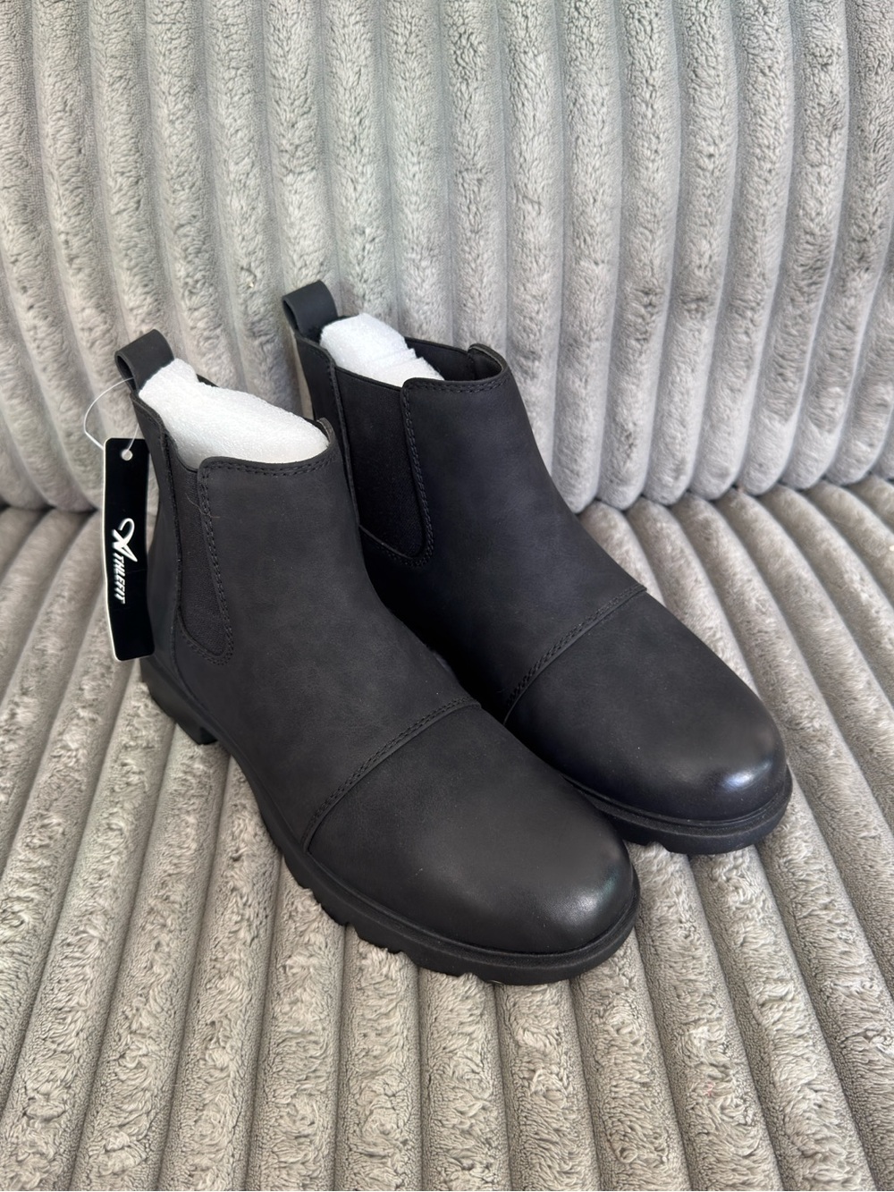 ✨ BRAND NEW WITH TAGS ✨ Athlefit Women's Low Heel Chelsea Boots